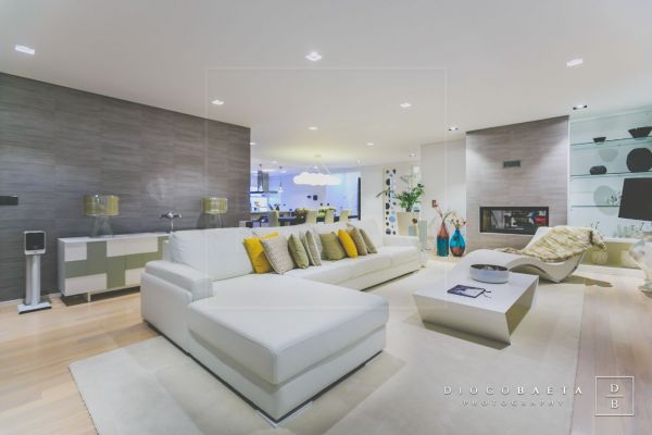 moradia-contemporanea-15bdeb966d-4325-ac03-5580-62a28049a8ddD51ACB33-A0E5-3012-8013-199C9B0E9866.jpg